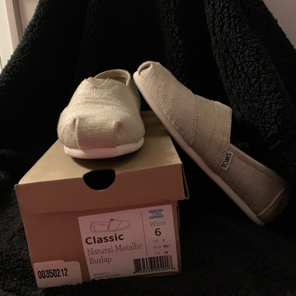 Gently used, Burlap Toms - Picture 2 of 4